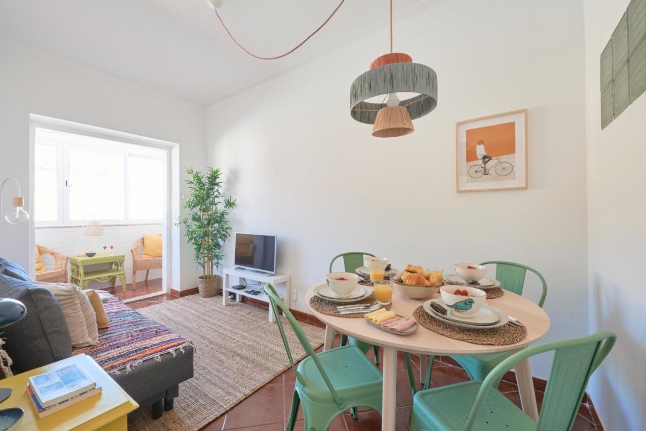 Central & Sunny 2Br Apt Near Beach, By Timecooler Setubal Ngoại thất bức ảnh