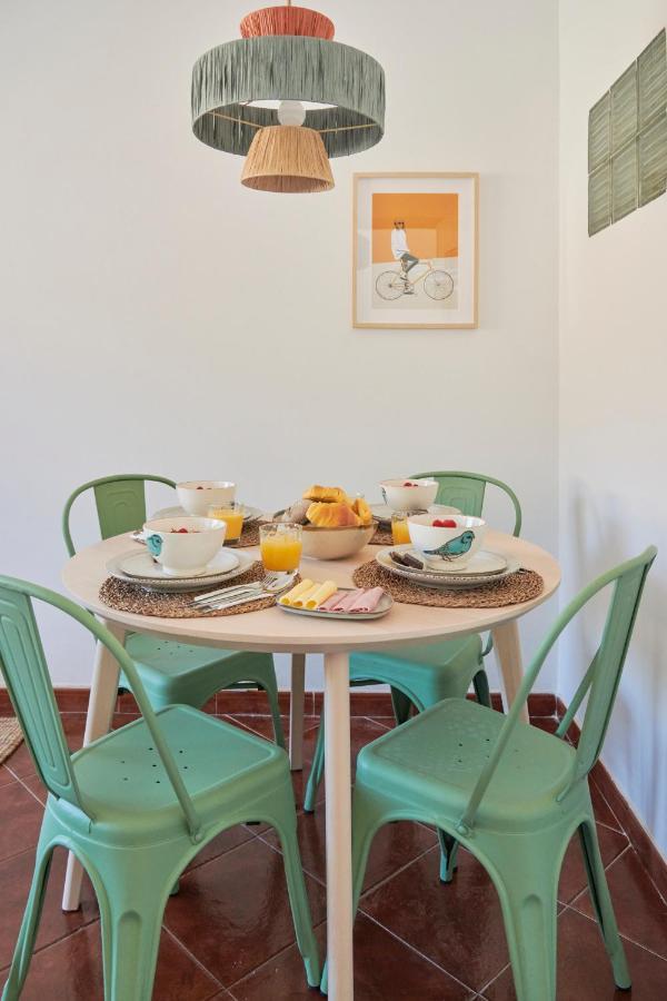 Central & Sunny 2Br Apt Near Beach, By Timecooler Setubal Ngoại thất bức ảnh