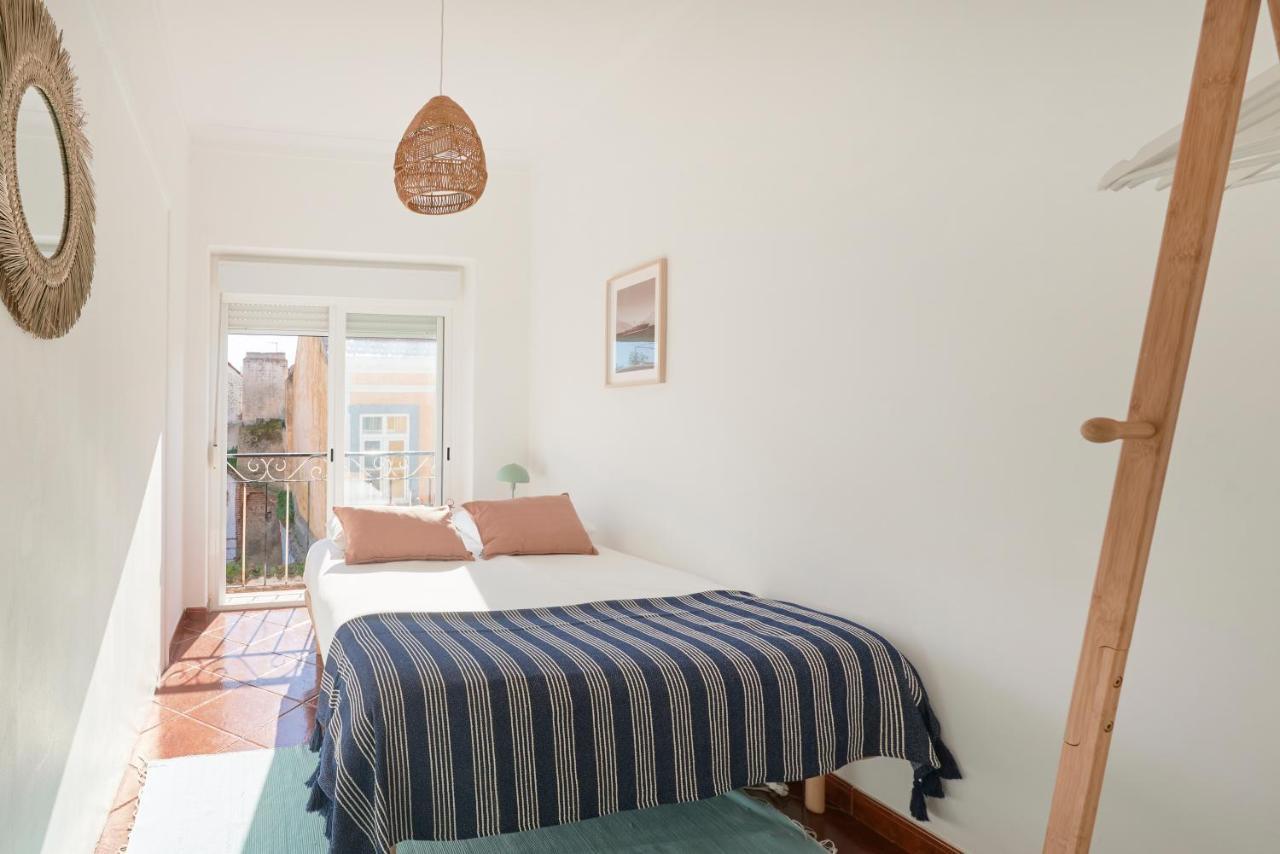 Central & Sunny 2Br Apt Near Beach, By Timecooler Setubal Ngoại thất bức ảnh