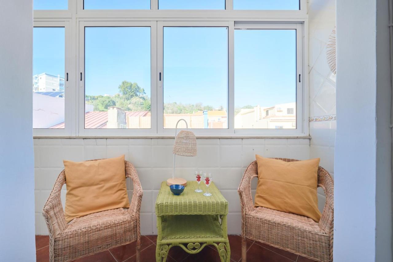 Central & Sunny 2Br Apt Near Beach, By Timecooler Setubal Ngoại thất bức ảnh