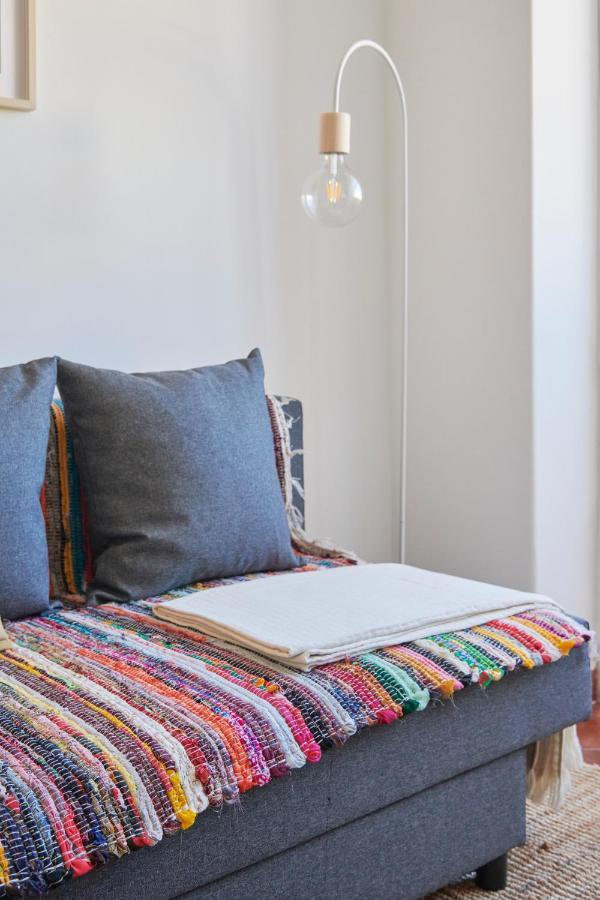 Central & Sunny 2Br Apt Near Beach, By Timecooler Setubal Ngoại thất bức ảnh