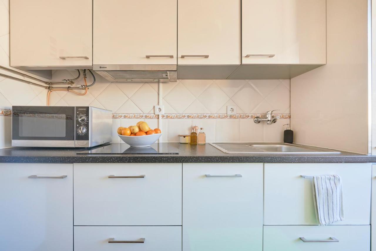 Central & Sunny 2Br Apt Near Beach, By Timecooler Setubal Ngoại thất bức ảnh